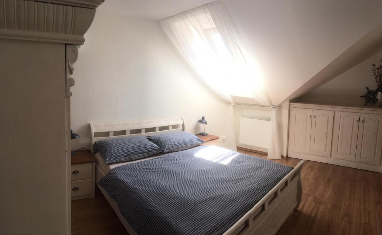 Penzion Primase Dolni Vestonice Exteriör bild