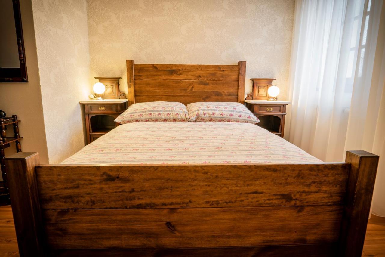 Penzion Primase Dolni Vestonice Exteriör bild